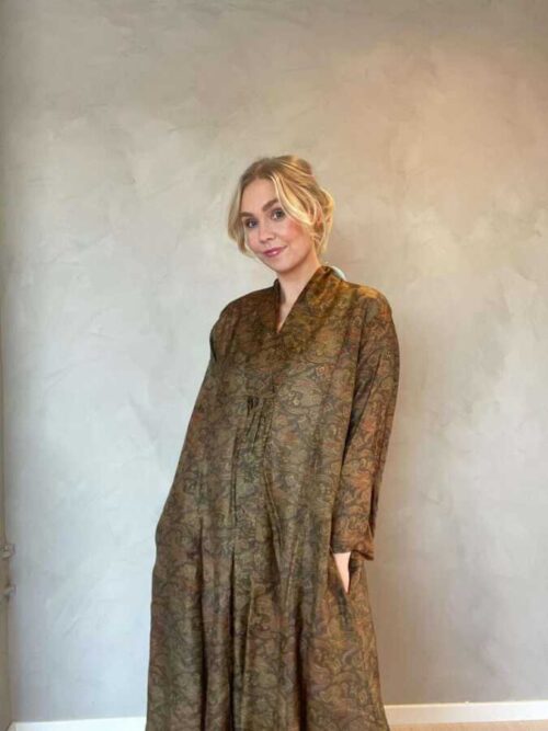 Wauw kjole - Queen dress silk unik