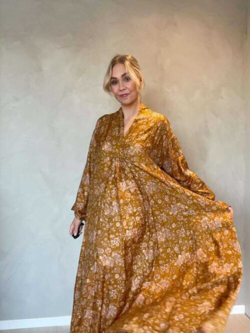 Wauw kjole - Queen dress silk unik