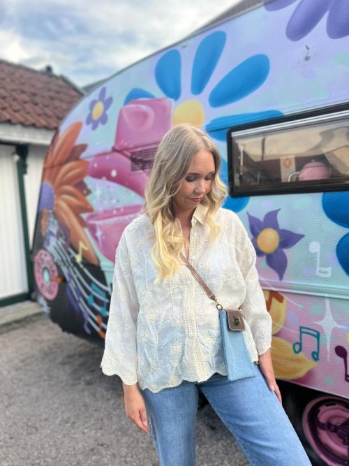 Heklet topp med frynser - beige - Bilde 2