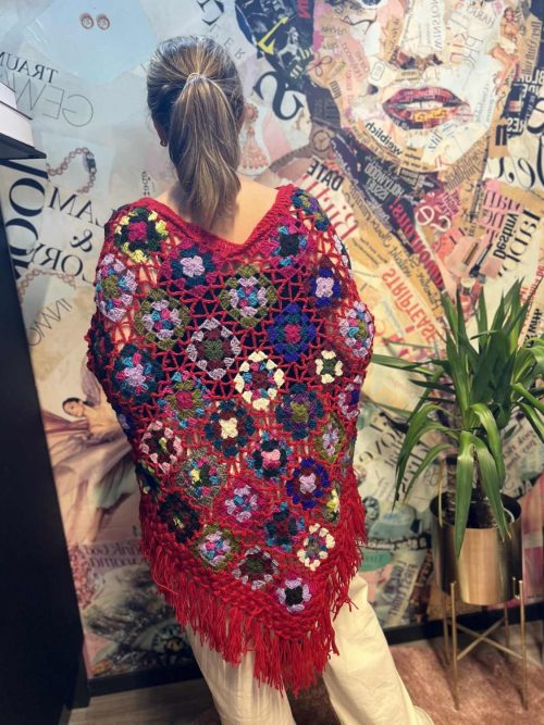 Heklet poncho - rød multi - Bilde 2
