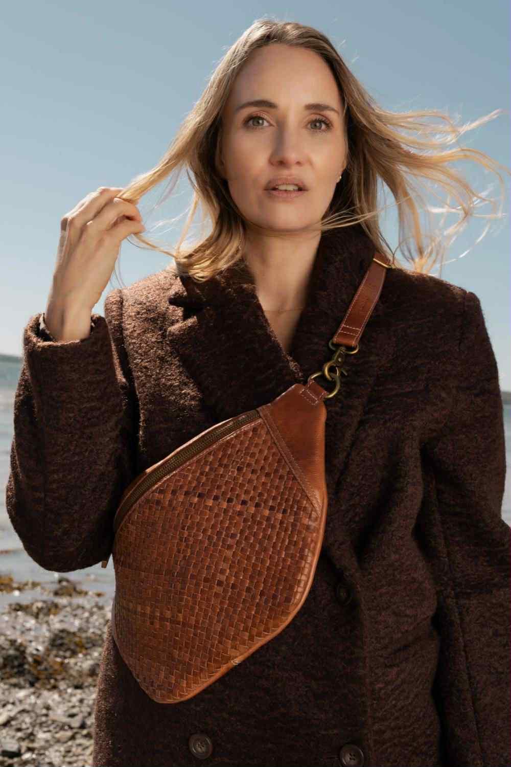 Re:Design bumbag -  Hoku Urban Walnut