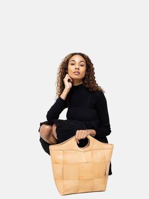 RE: Designed veske Donna Big urban desert sand