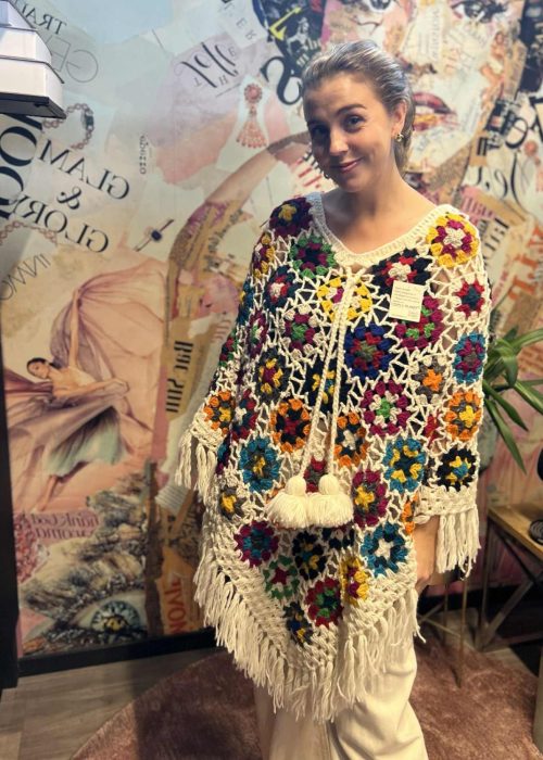 Lovely Planet heklet poncho - Hvit